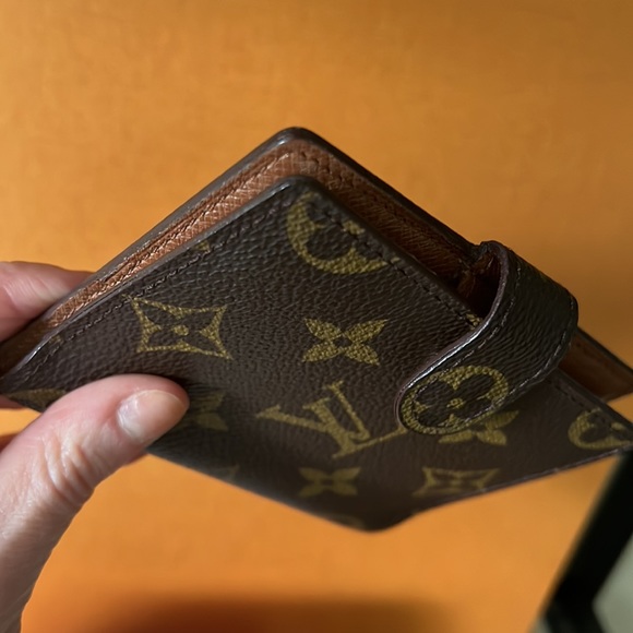 Louis Vuitton Mini Agenda - Picture 11 of 16